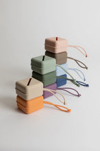 Laai prent in Gallery-kyker, Pacifier - Case